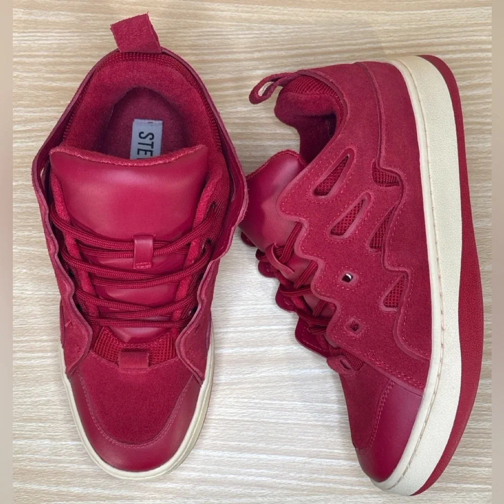 Steve Madden Roaring Red Sneakers Women’s 8.5 Lace Up Casual Fashion Shoes